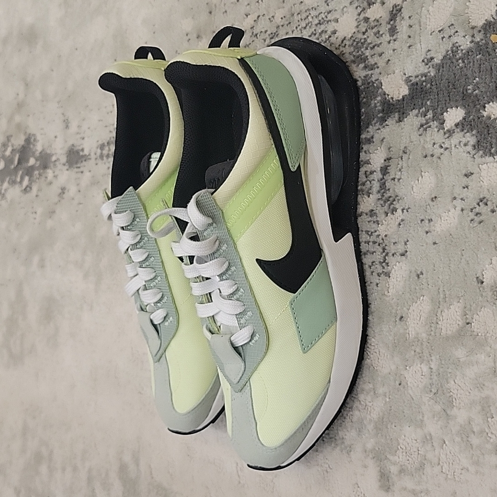 Nike Air Max Pre-Day LX